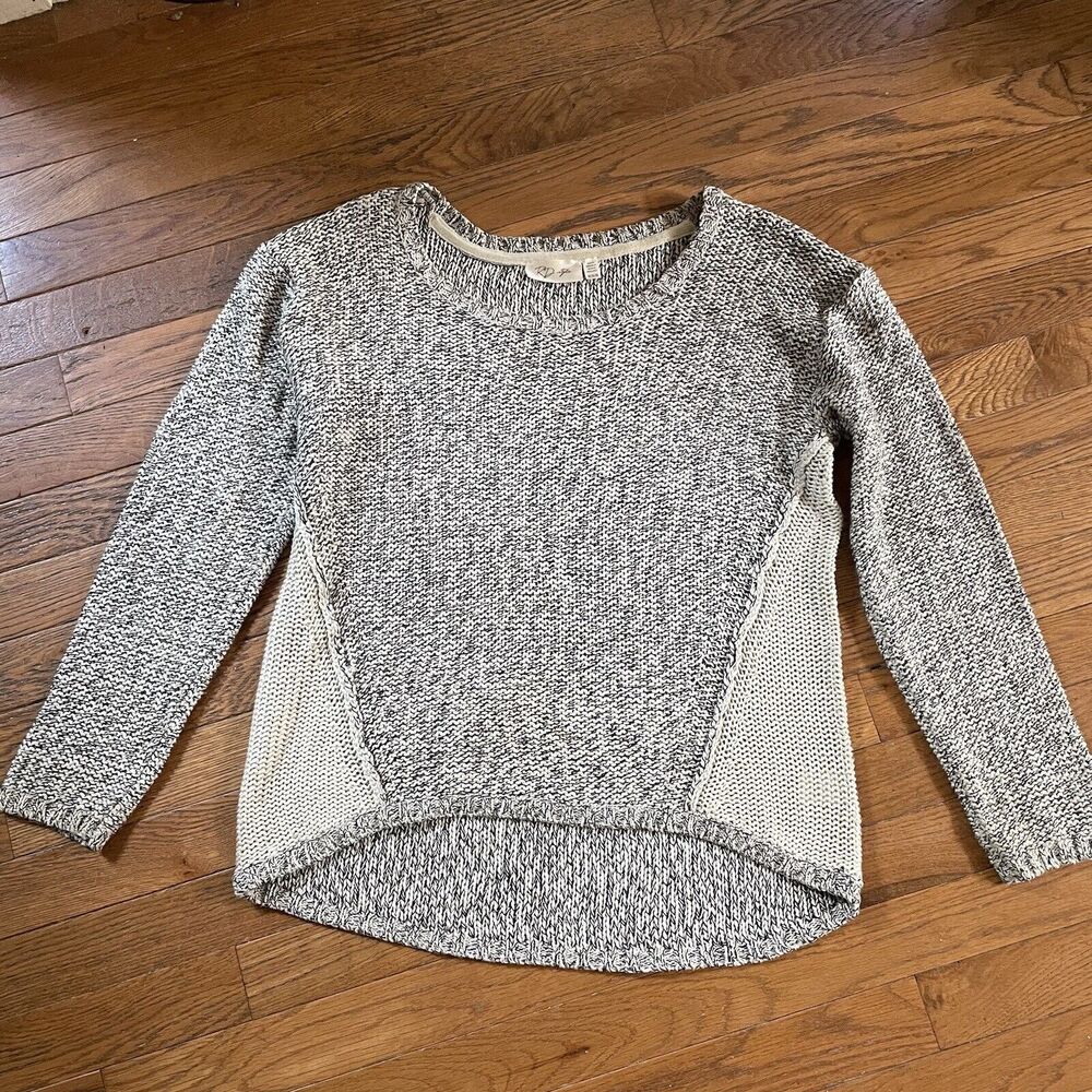 RD Style Chunky Knit Black and Cream Tweedy Sweater Sz M Hi Lo Super Flattering